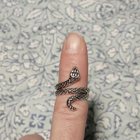 Silver Rings Collection - Picture 8 of 9